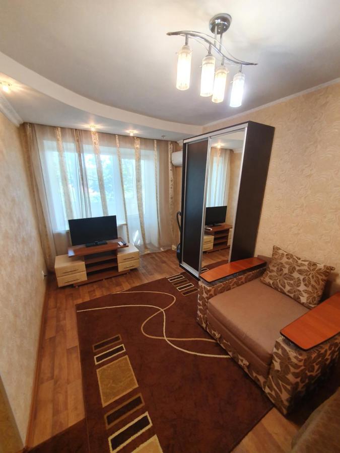 Apartment On Tarkovskogo 2 クロプィウヌィーツィクィイ エクステリア 写真